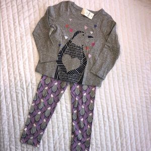 BabyGap Penguin print top and leggings set